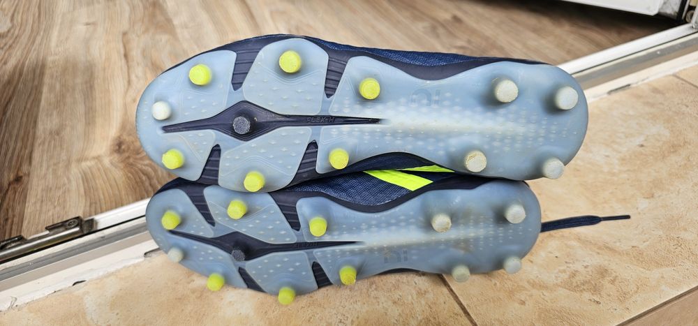 Kipsta korki piłkarskie rozmiar 39 wkładka 24,5cm używane