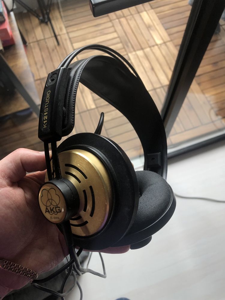 Навушники студійні AKG k121 studio (студийные наушники)