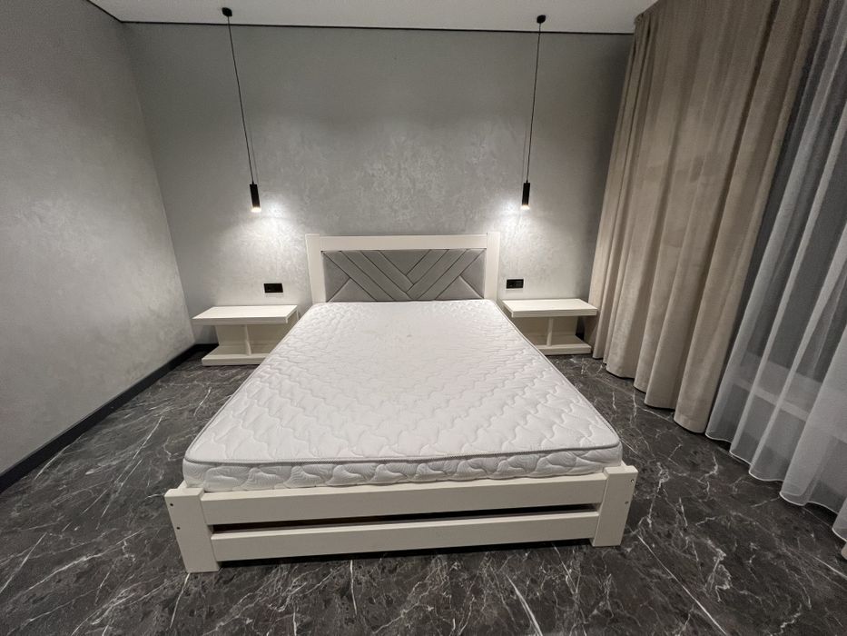 Ліжко 160*200 дерев'янне з м'яким ізголів'ям