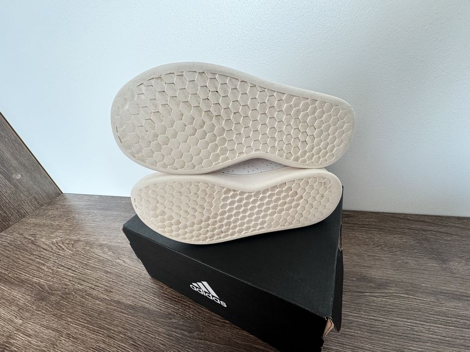 Кросівки, оригінал, в гарному стані, шкіра, 29, adidas