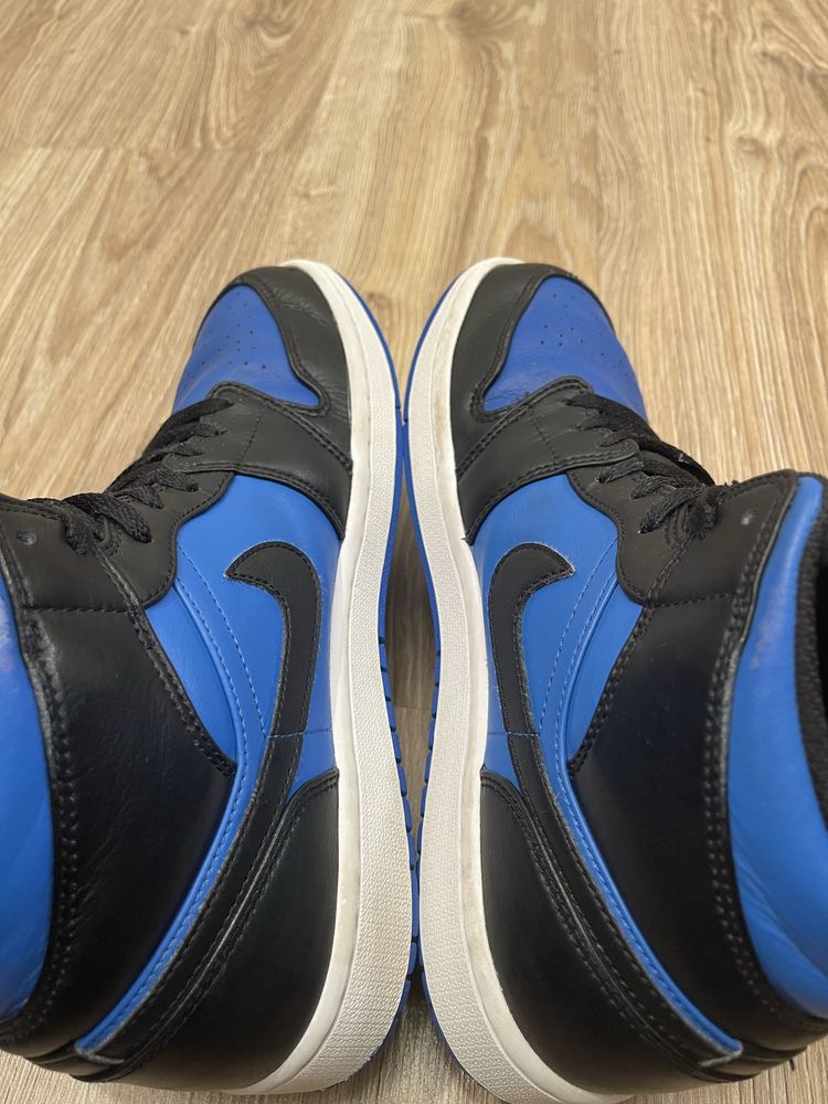 Nike Air Jordan —