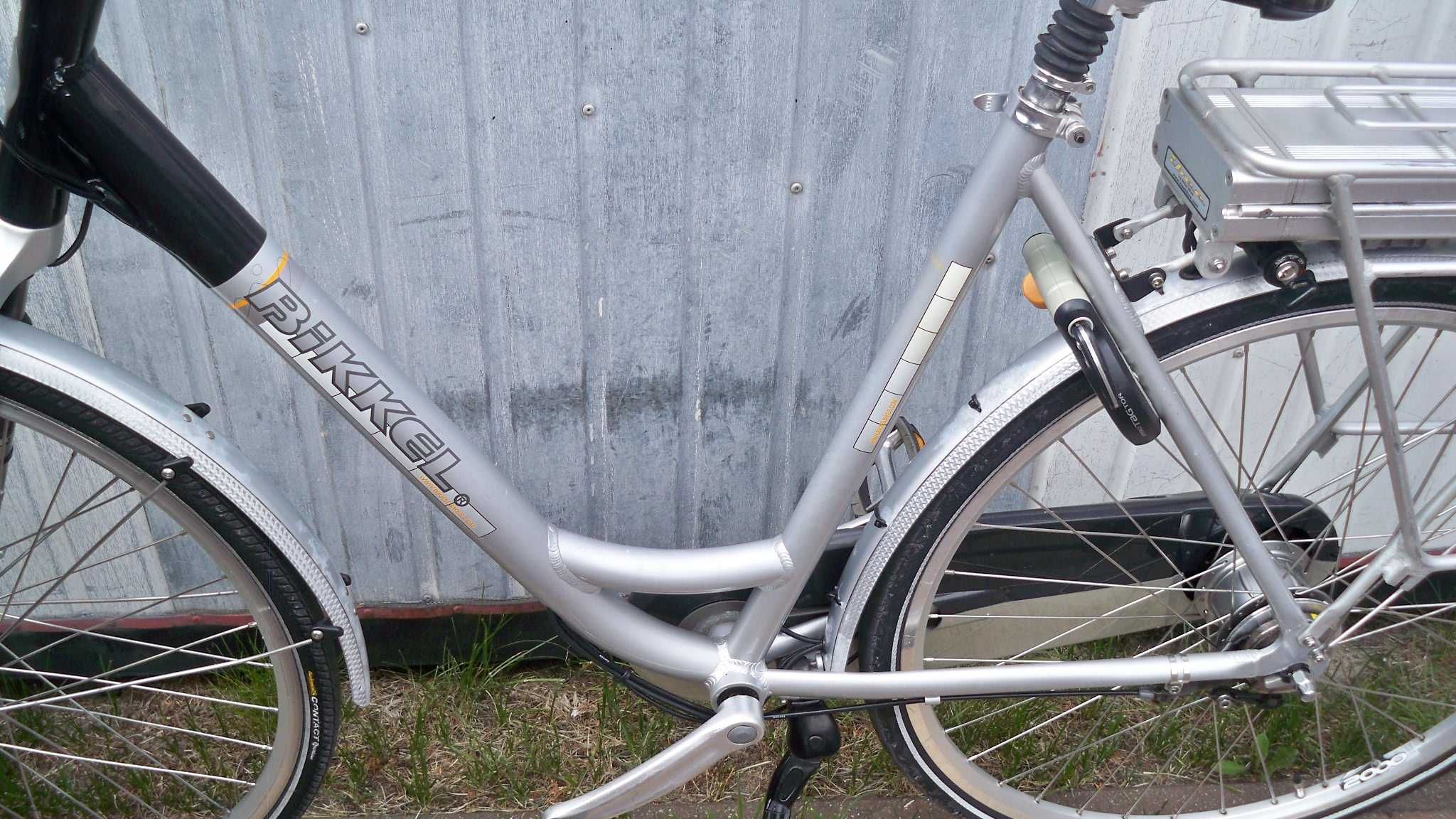 Elektryczny rower BIKKEL rama 54 cm. ALUMINIOWA Nexus 8 koła 28