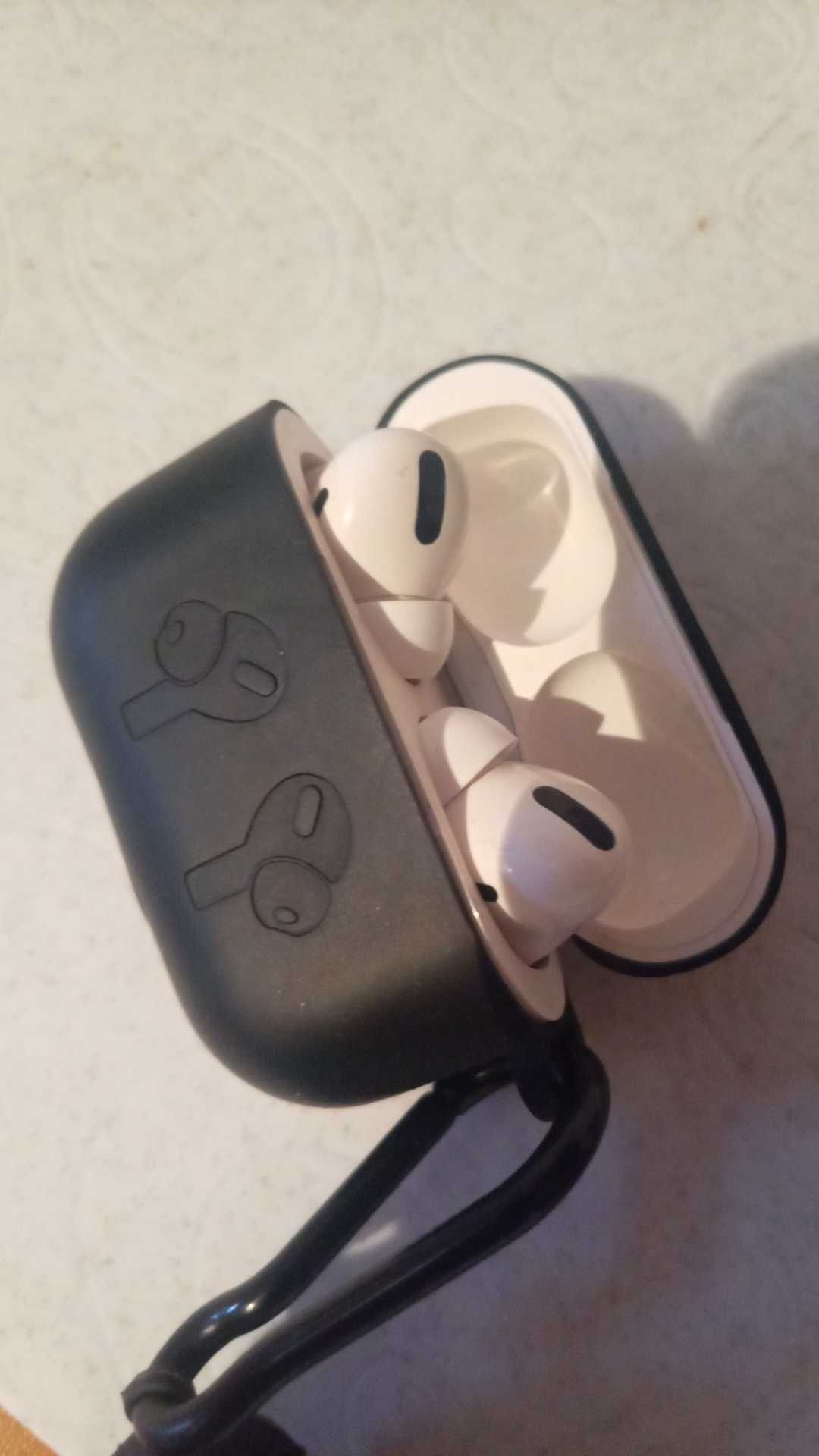 Продаю Навушники AirPods Pro