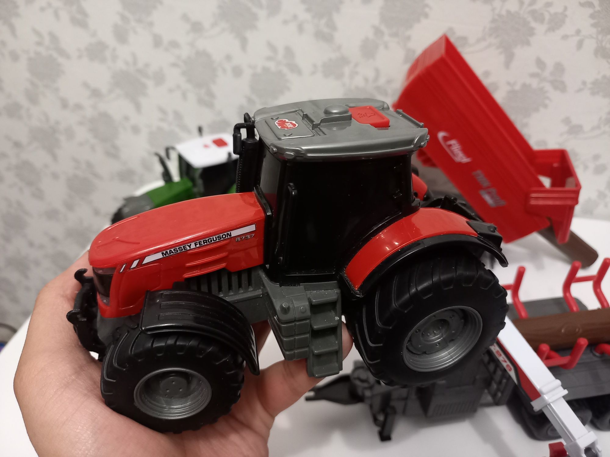 Трактор з причепом та лісовоз Dickie Toys
