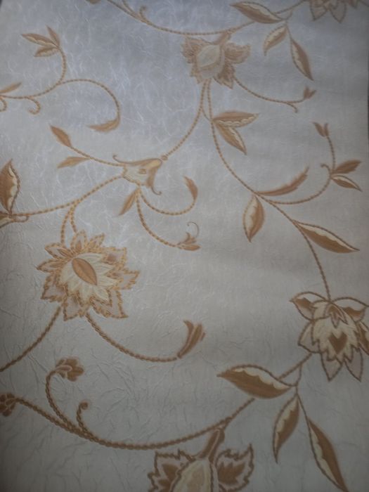 Продам обои виниловые на бумажной основе. 8 рулонов.