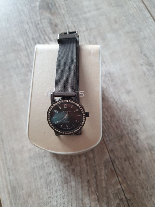 Damski zegarek, kryształki swarovski.