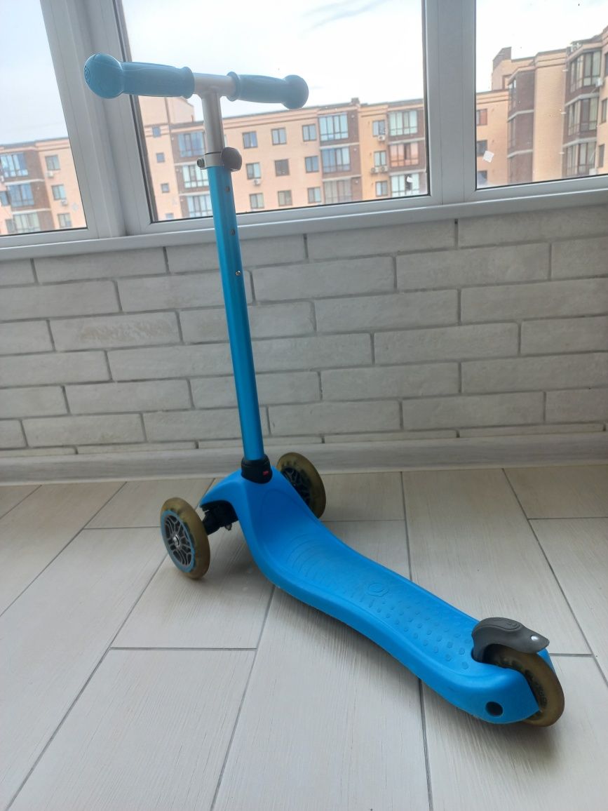 Самокат Globber Primo Lights блакитний