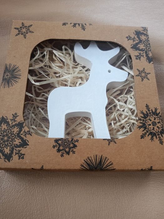 Renifer świąteczny biały