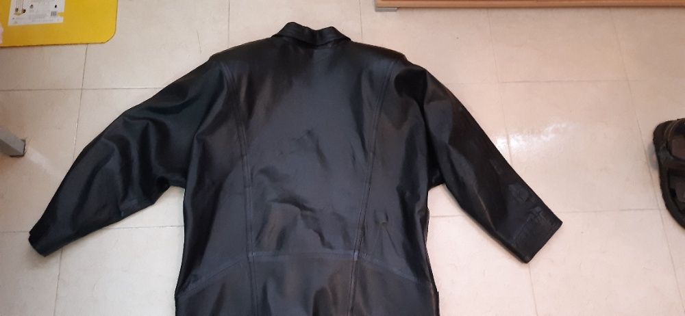 Vendo Casaco em pele genuína, de senhora