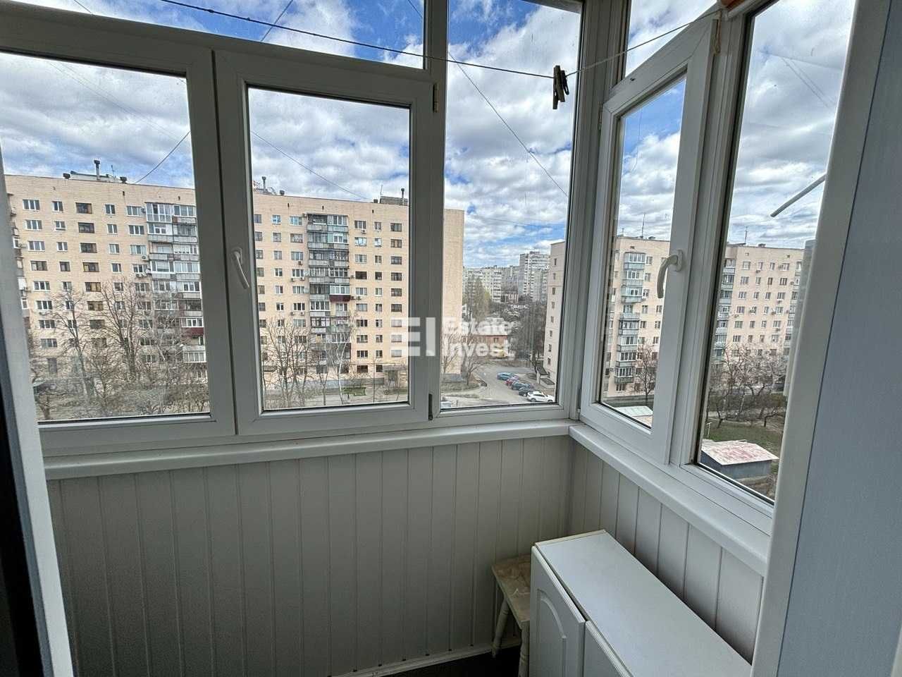 Продам 2-х ком кв на Холодной Горе, кирп. дом, 46м2, метро 5 мин