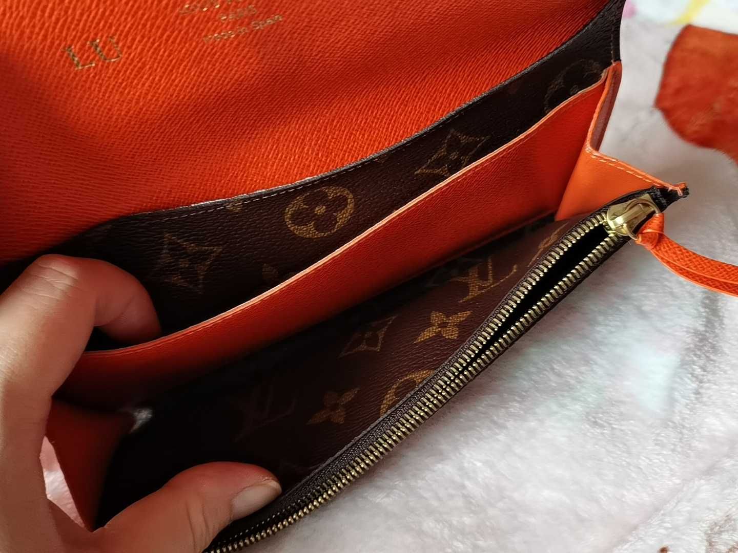 Portfel LV Long Tote z pomarańczową klamrą