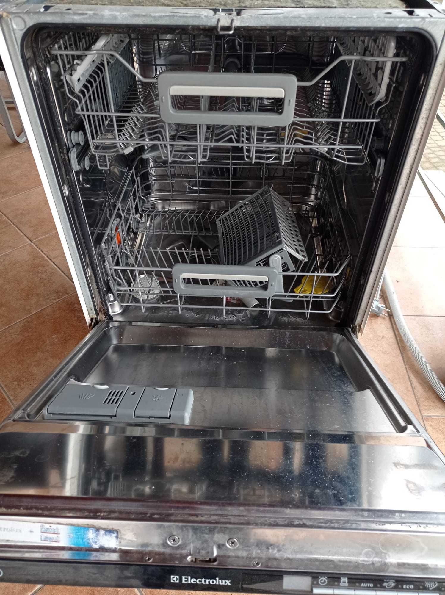 zmywarka elektrolux esl66010 uszkodzona