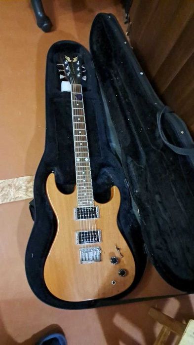 Електро гітара професійного рівня