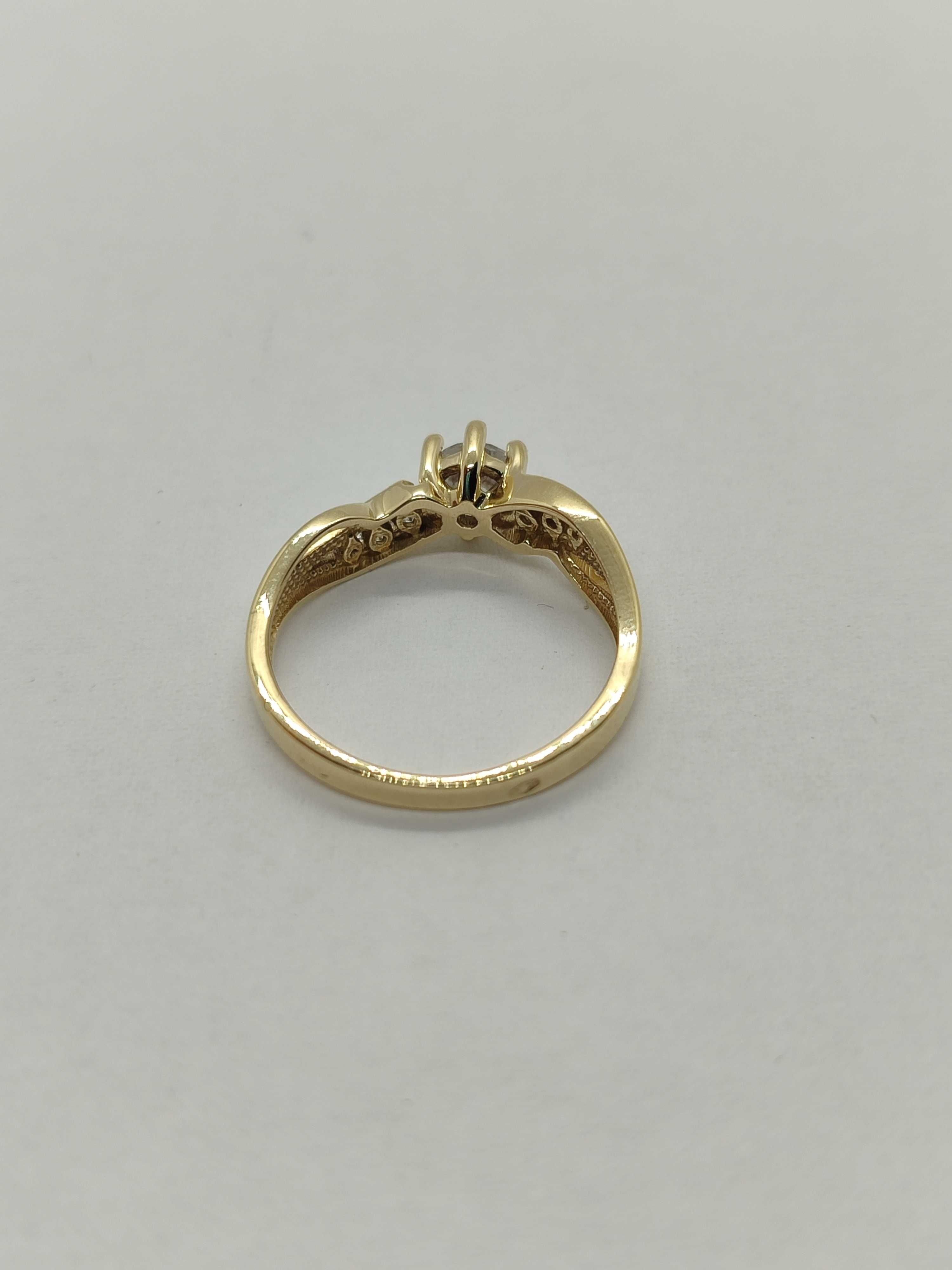 Złoty pierścionek 585/14K 700.60611 ZAK R.12