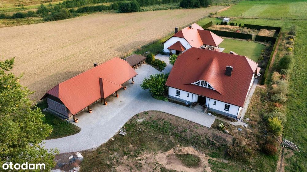 Dwa domy 367 m2 i 170 m2 z garażami 120m2 na działce 4,5 ha