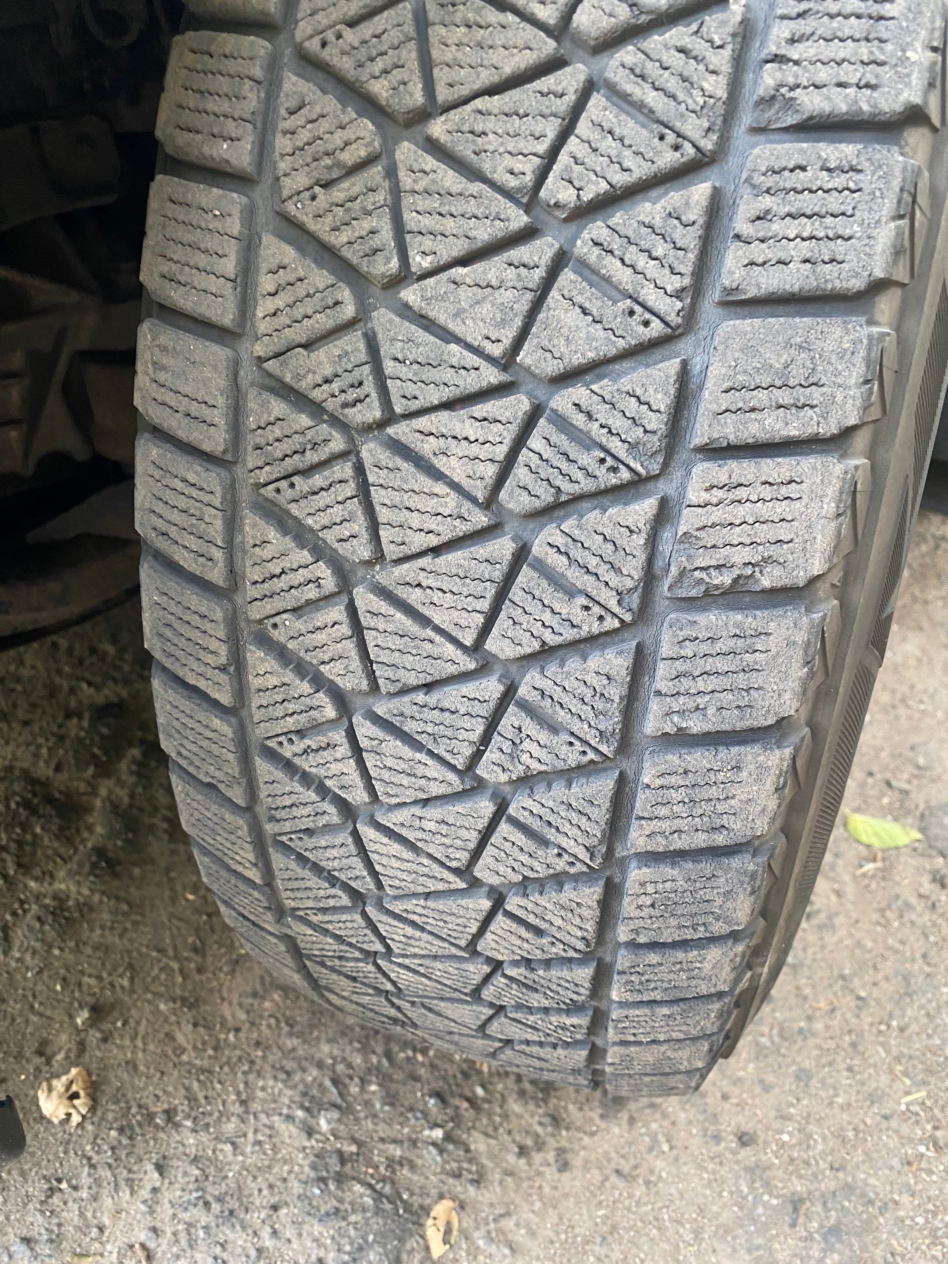 Диски R16 , Покришки BRIDGESTONE зима