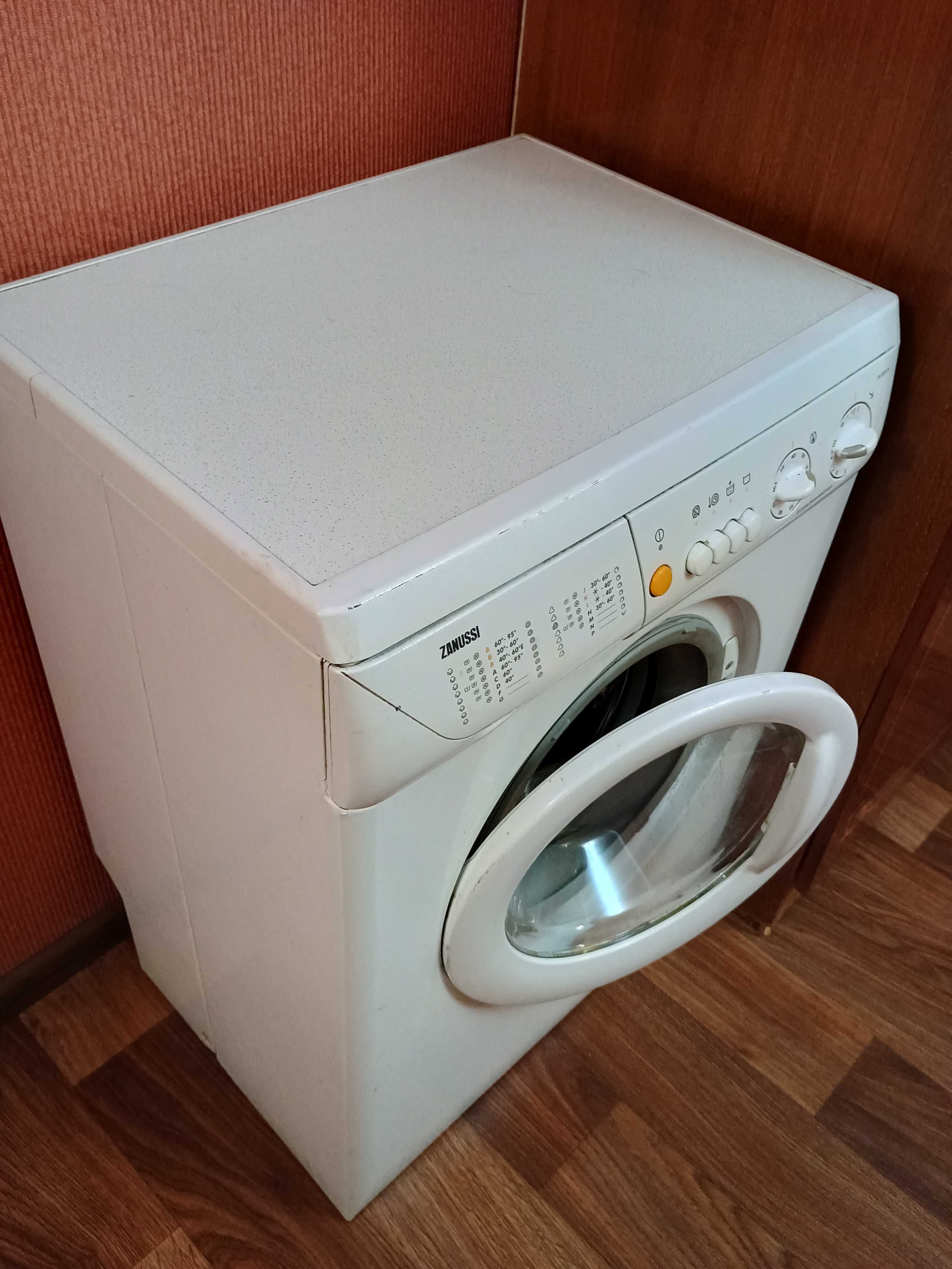 Zanussi FV 825N в рабочем состоянии