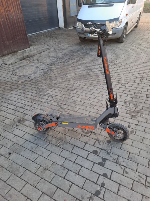 Продам самокт Kukirin G2