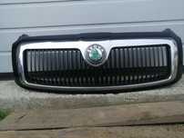 Grill Atrapa maski Skoda Superb 1 kod lakieru 9910 czarny