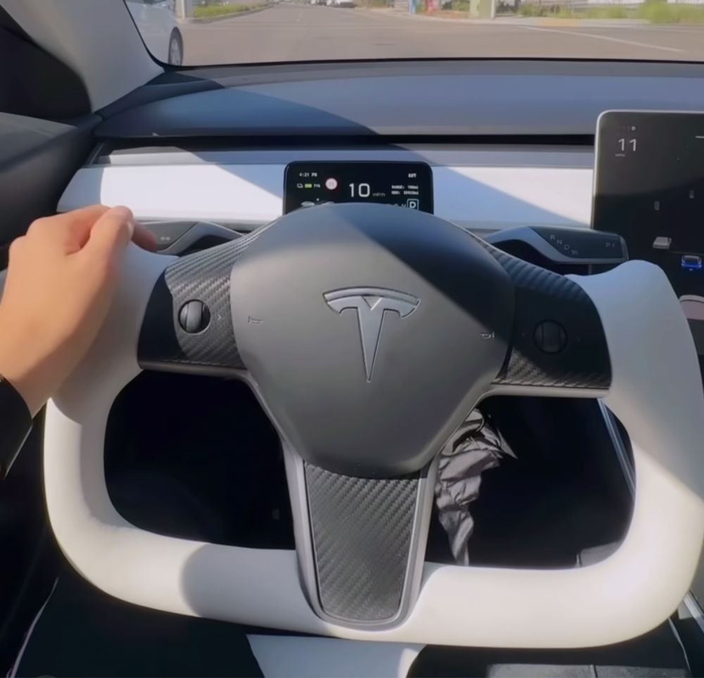 Дисплей Tesla 3, Y