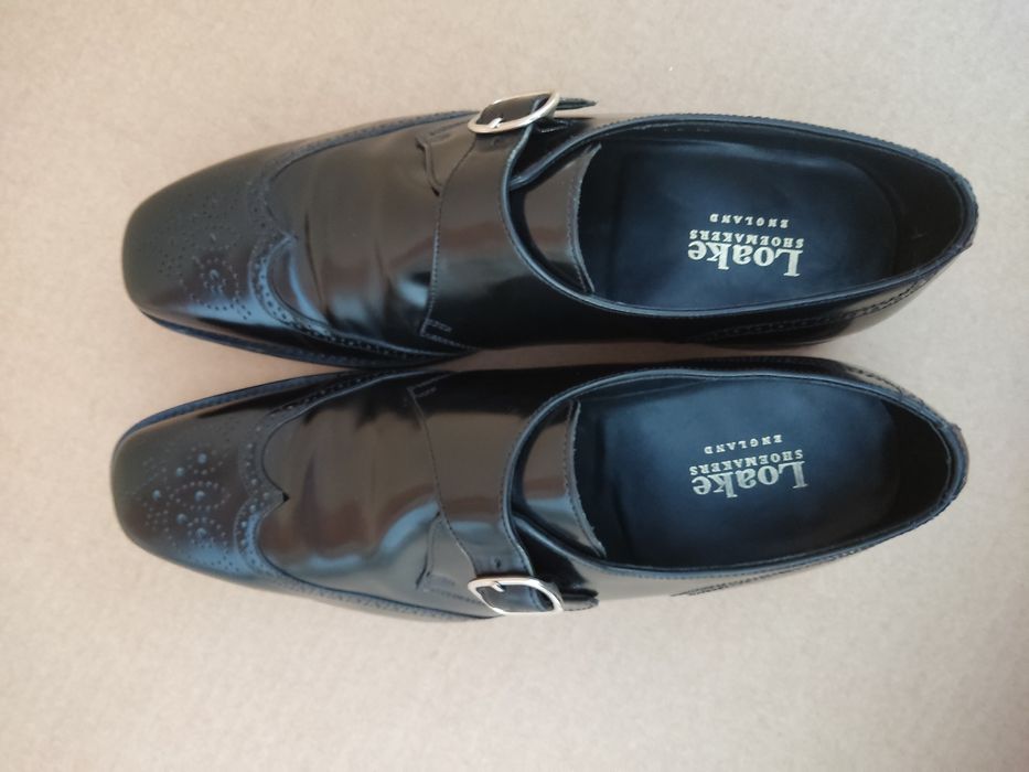 Чоловічі чорні туфлі Loake, модель single monk, броговані