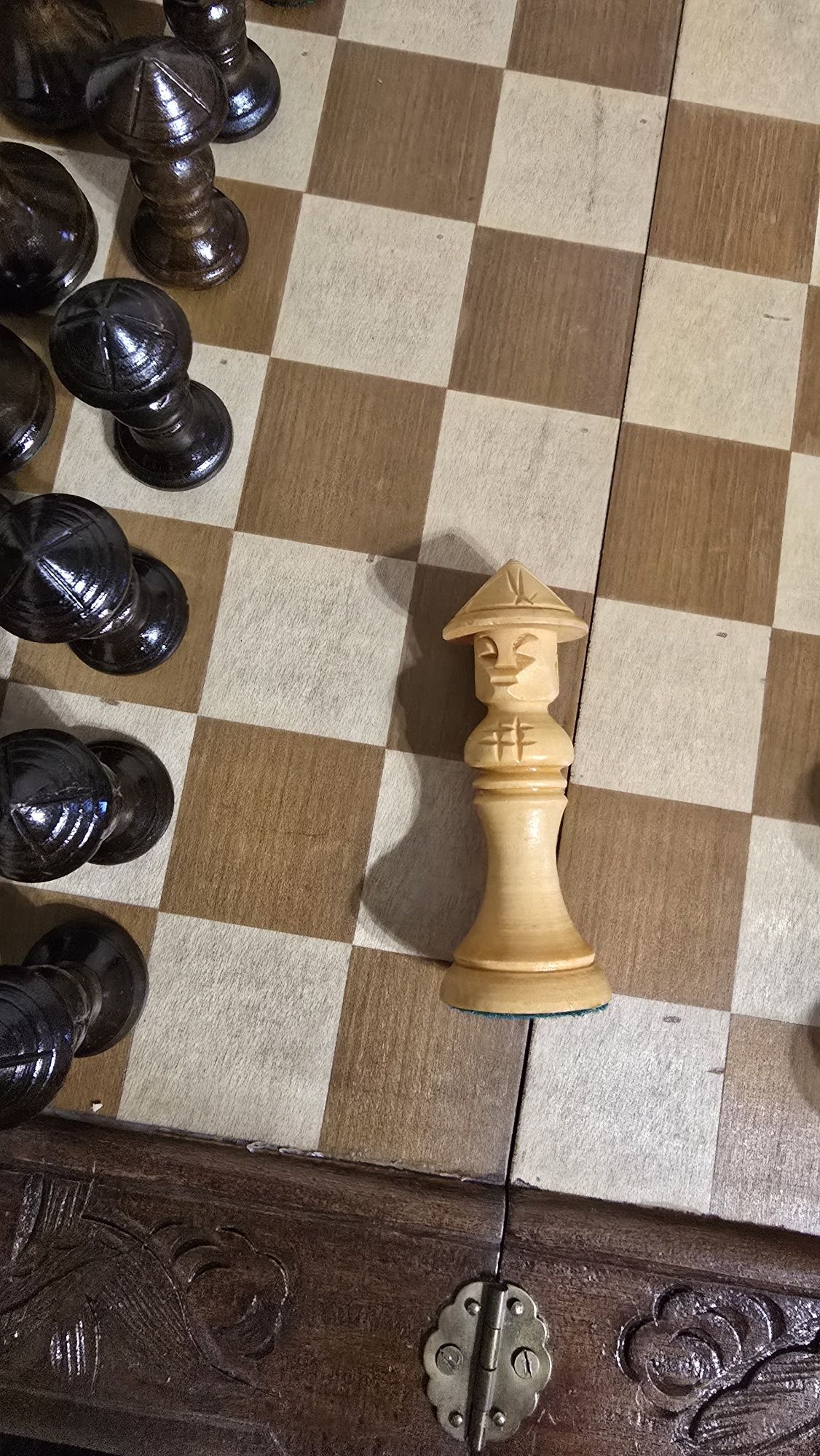 Szachy drewniane rzeźbione chińczyk