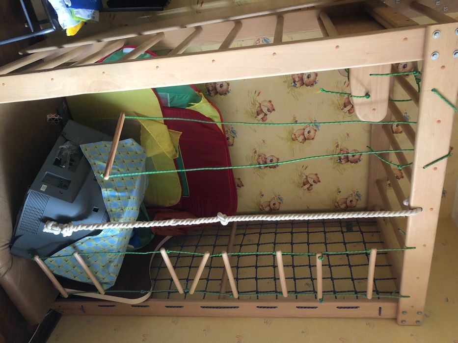 Дитячий спортивний куточок