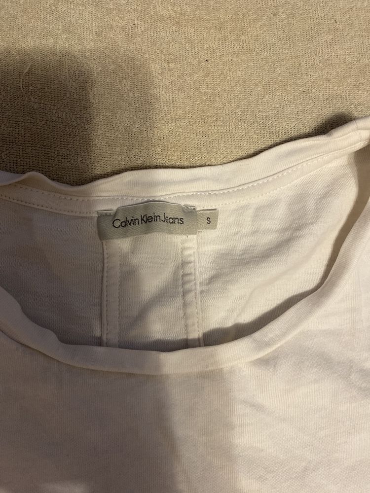 Женская футболка Calvin Klein Jeans белая