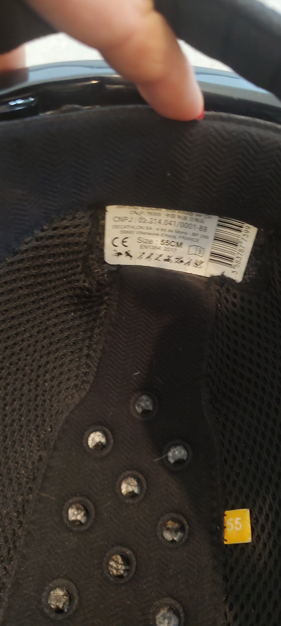 Kask jeździecki z Decathlon