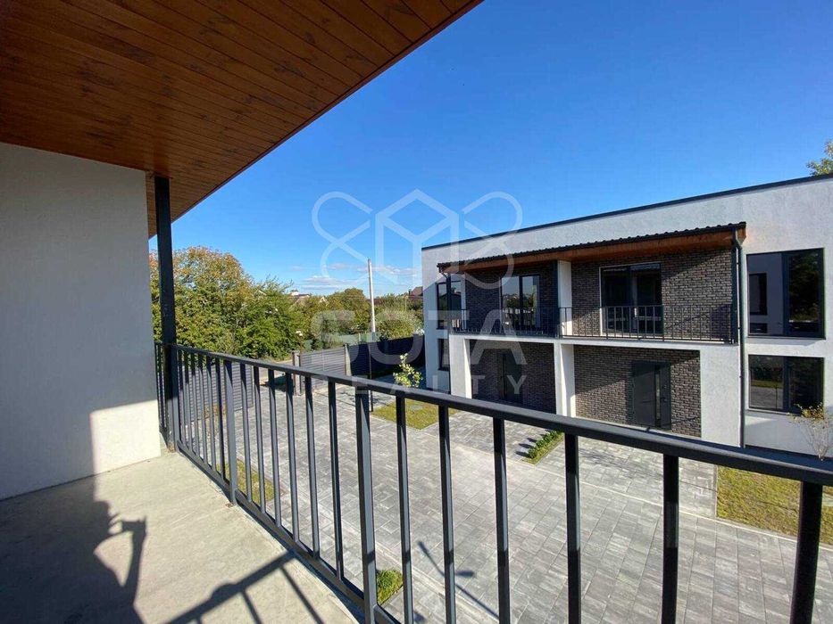 Будинок дуплекс перша лінія Дніпра Осокорки неподалік Sky River