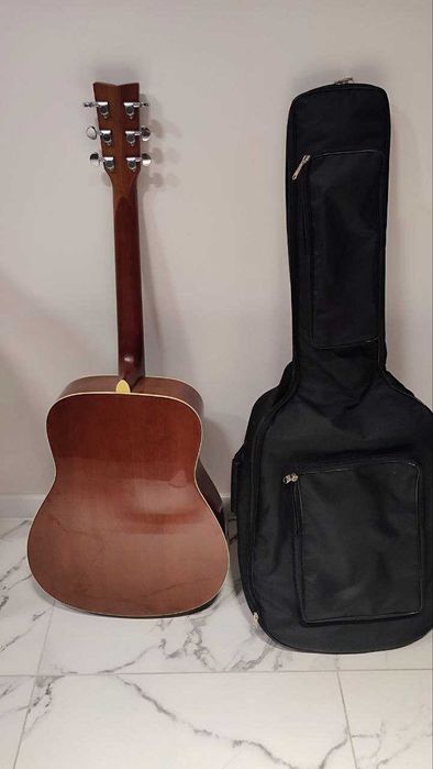 Продам акустичну гітару YAMAHA F370