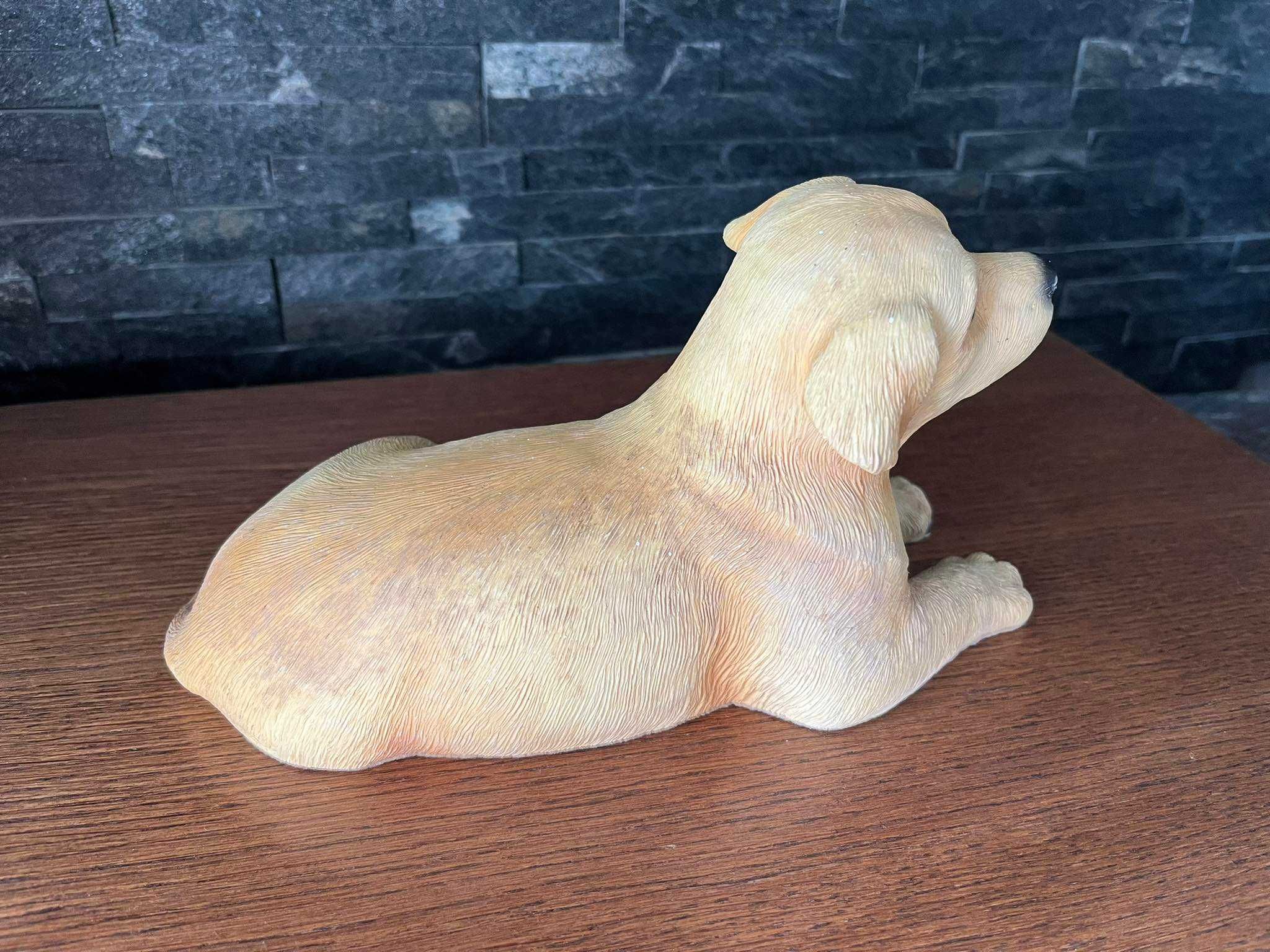 Labrador pies figurka