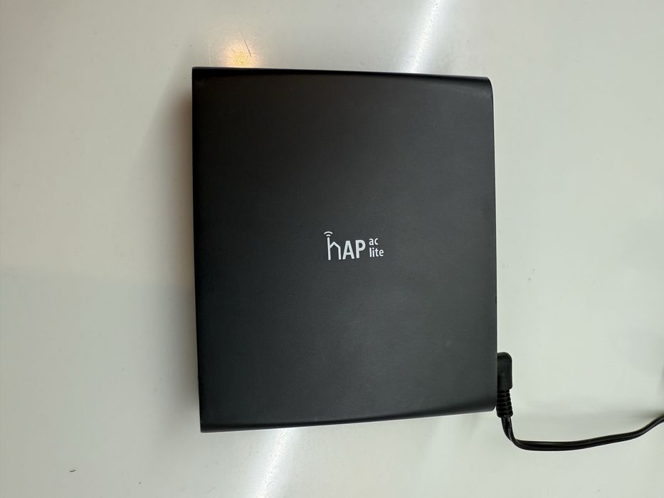 Бездротовий маршрутизатор (роутер) Mikrotik hAP ac lite 2,4/5 ГГц