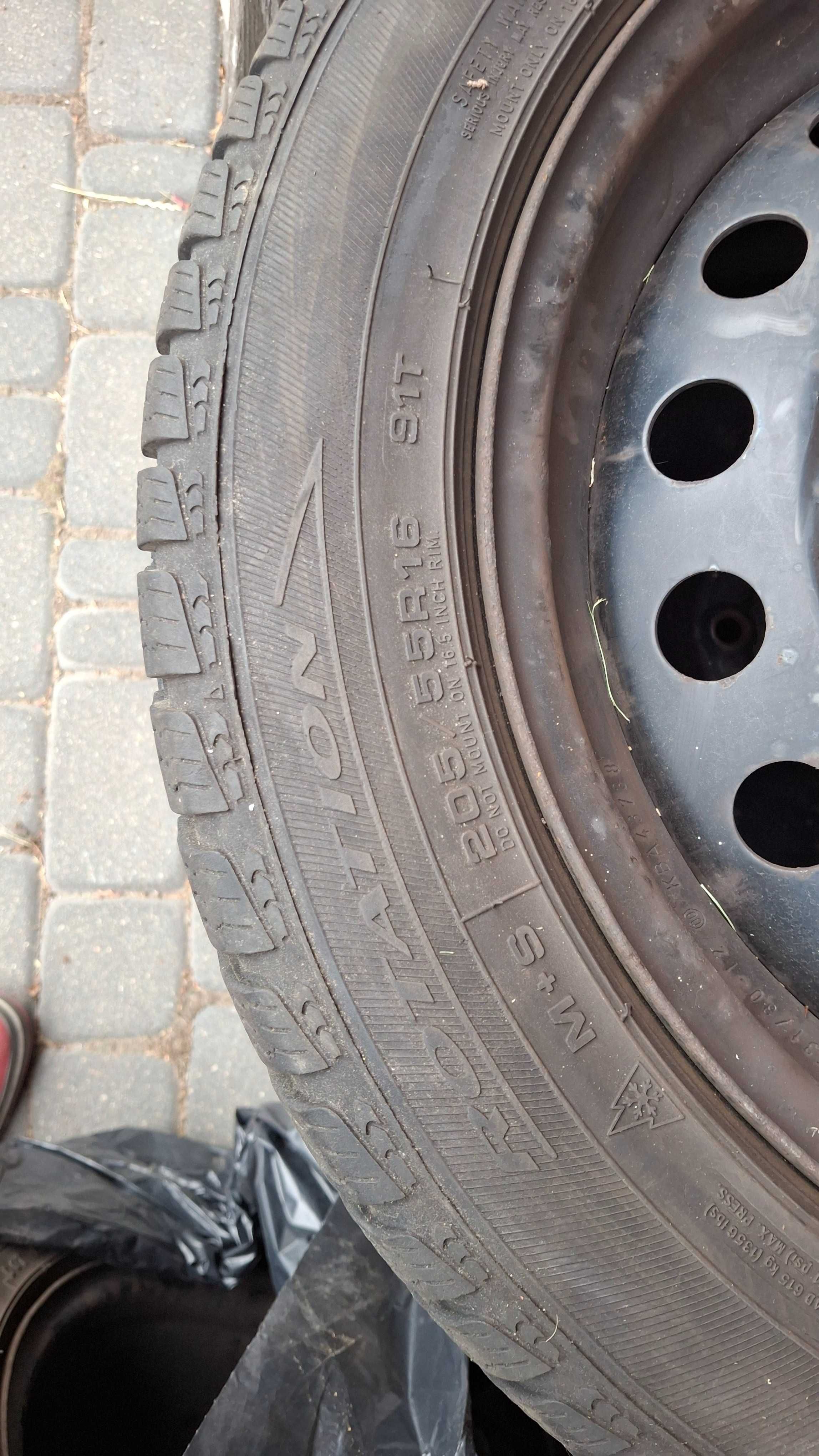 Fiat Bravo 16 oryginalne felgi z oponami plus kołpaki
