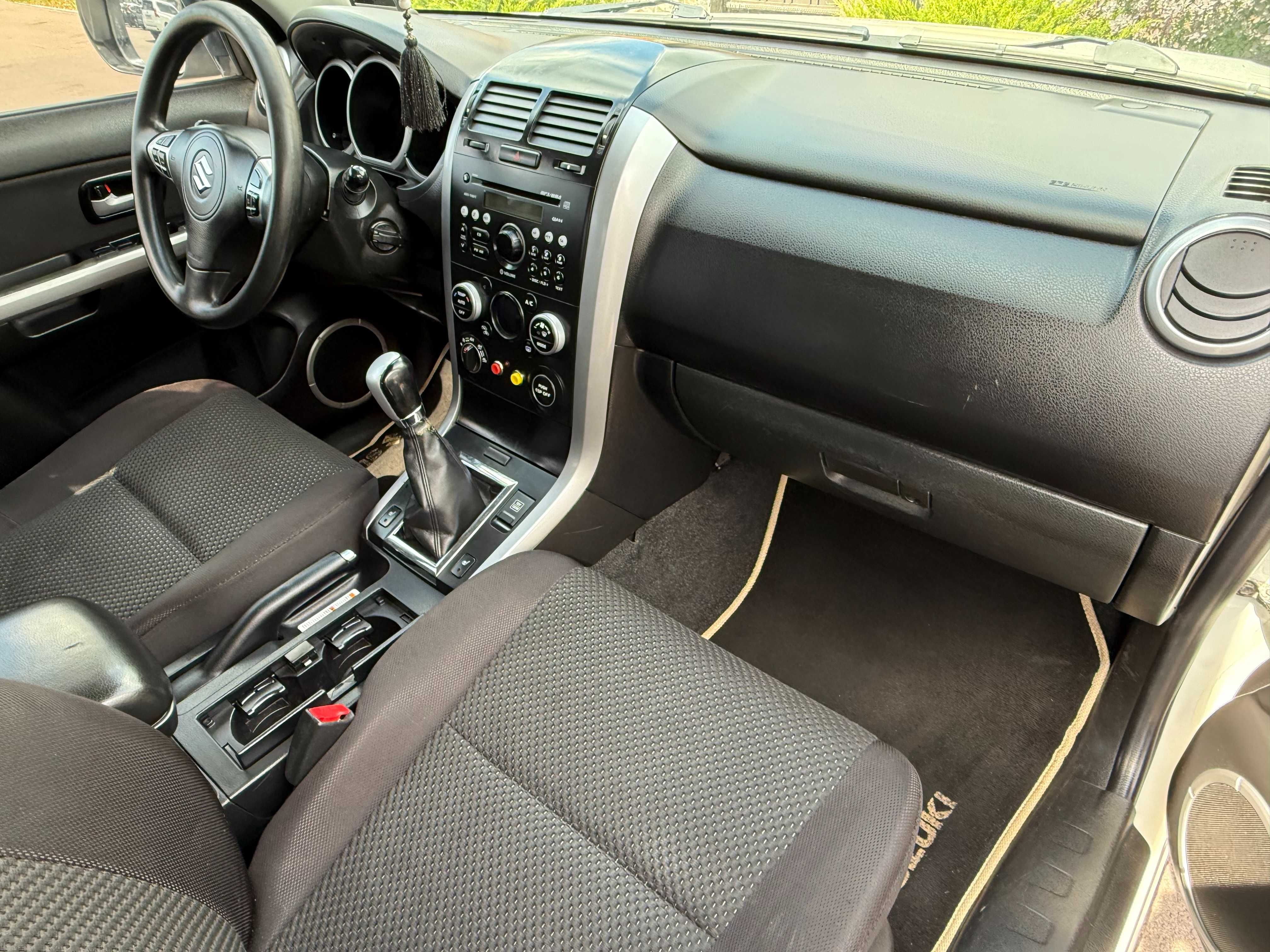 Suzuki Grand Vitara 2010 2.4 4Х4 гбо