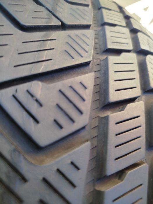 A146# Opony uzywane zimowe 275/50/20" Pirelli