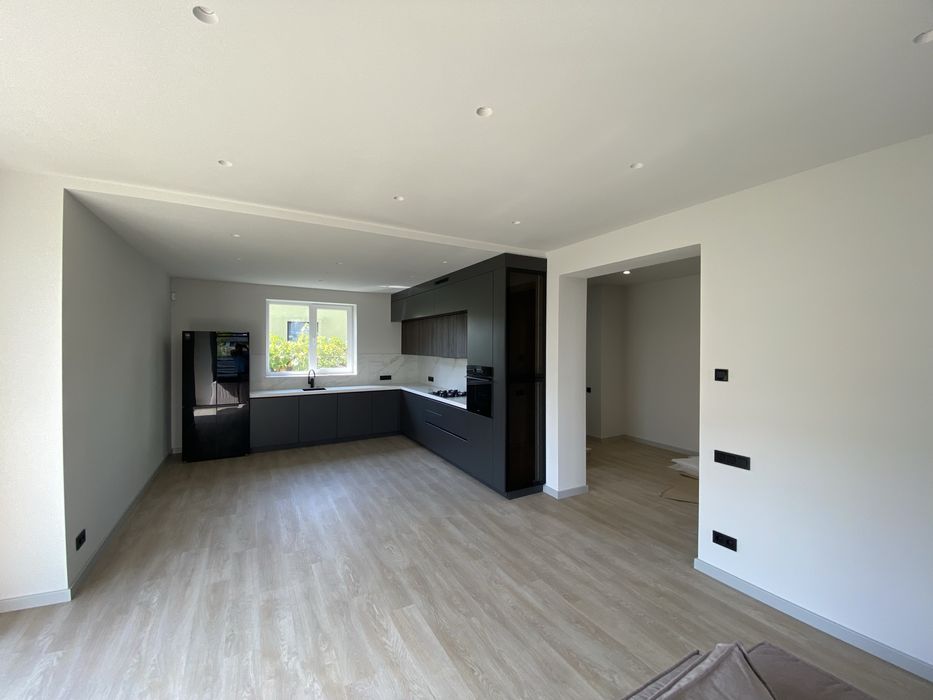 Стильний будинок з дизайнерським ремонтом 165 м2 на 5 сотках