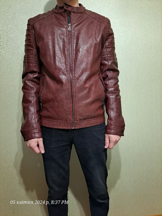 Шкіряна куртка М