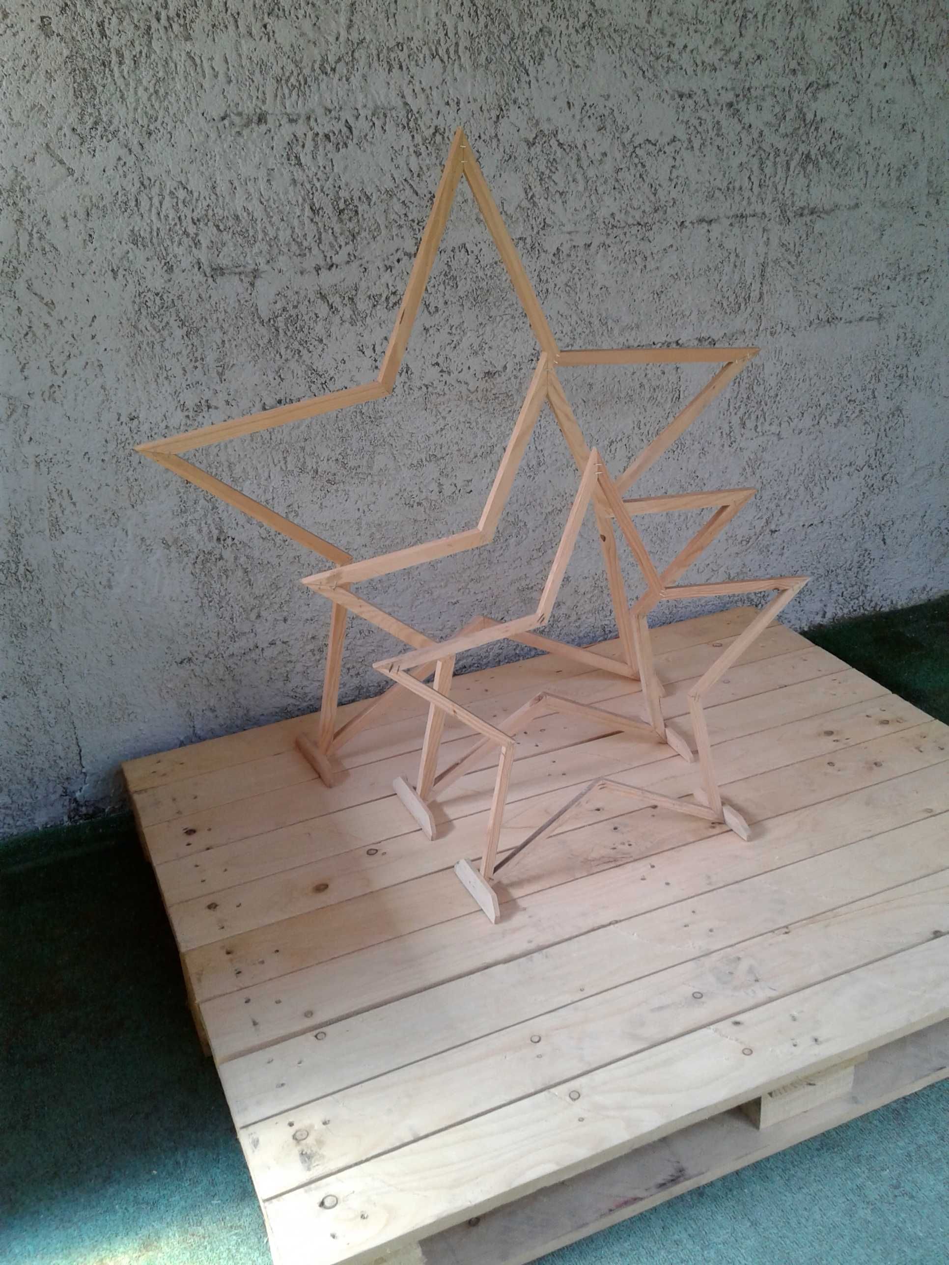 Estrelas em madeira para decoração