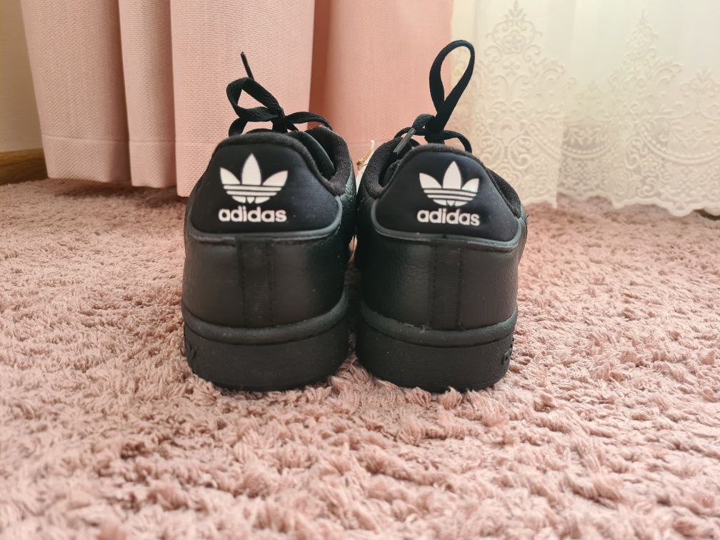 Чоловічі кросівки. Adidas.