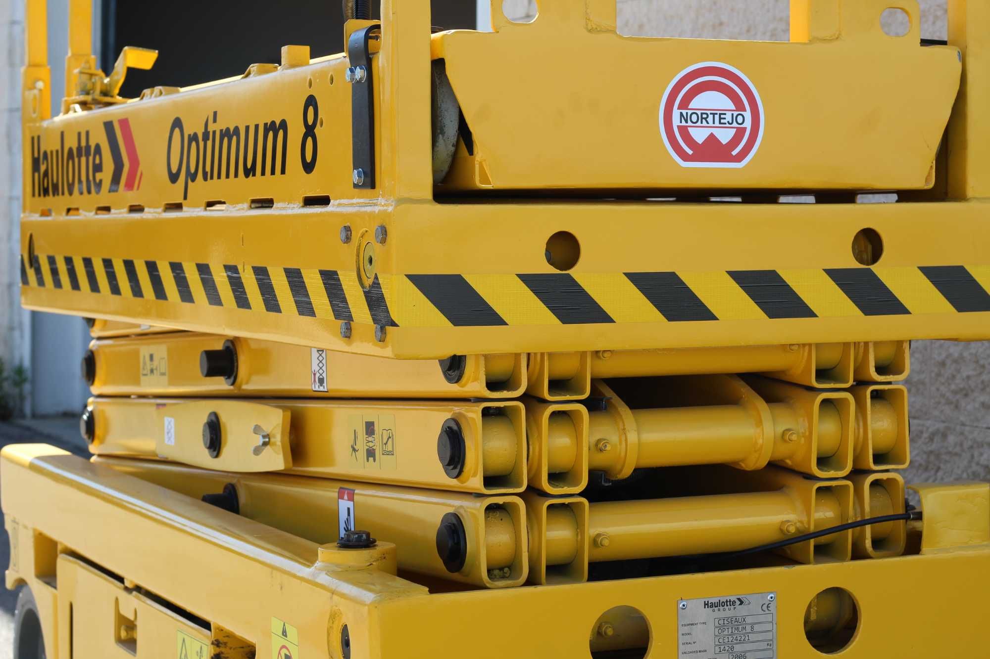Plataformas Elevatória Tesoura Elétrica 8 mts