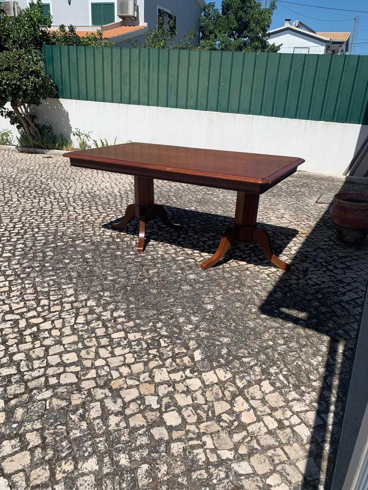 Mesa em cerejeira com 6 cadeiras de palhinha