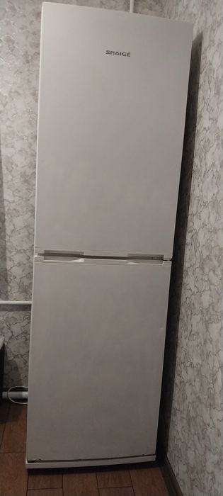 Холодильник Snaige