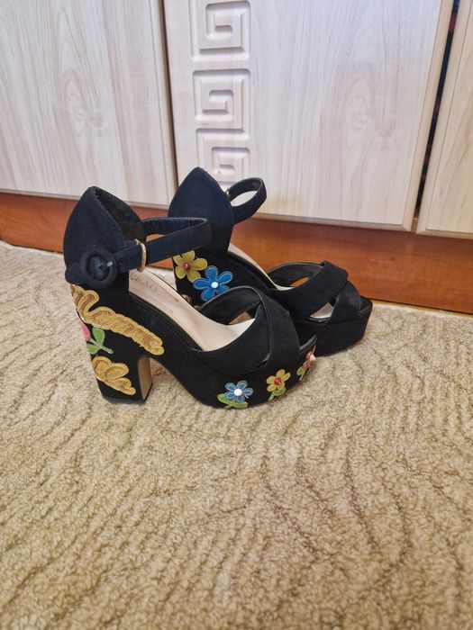 Босоніжки замшеві