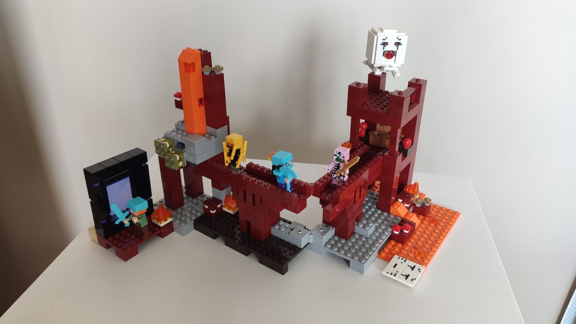 LEGO Minecraft 21122 Forteca Netheru kompletne