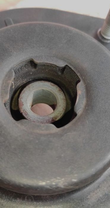 Оригинал опора переднего подушка амортизатора Toyota Highlander