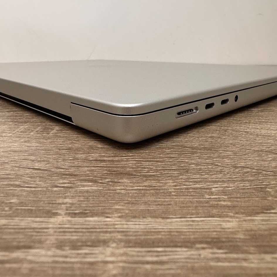 Macbook Pro 16" 2023 M2 Pro / 16Gb DDR5 / SSD 512Gb акб:97% (M0468)