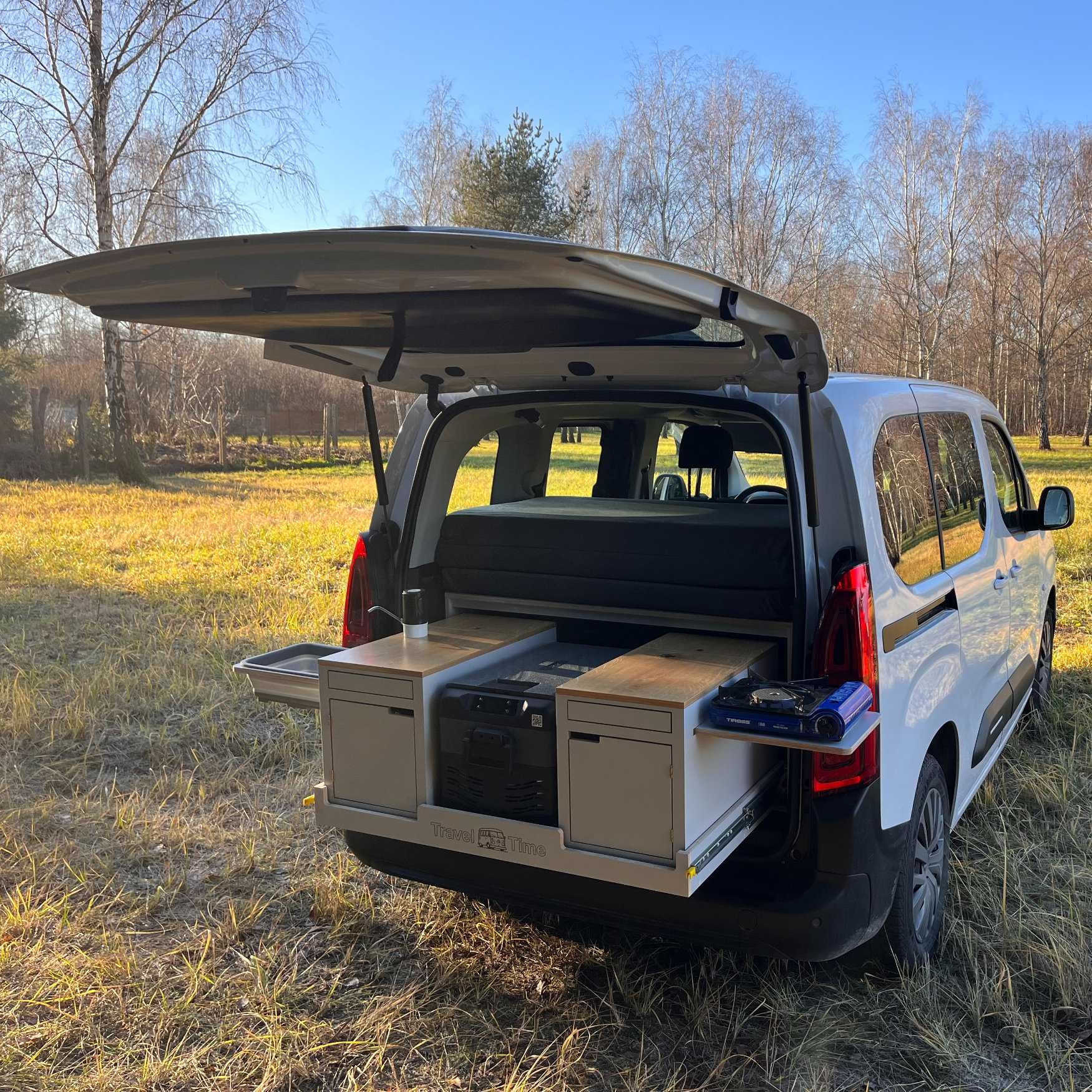 Box kempingowy zabudowa turystyczna stelaż do spania Citroën Berlingo