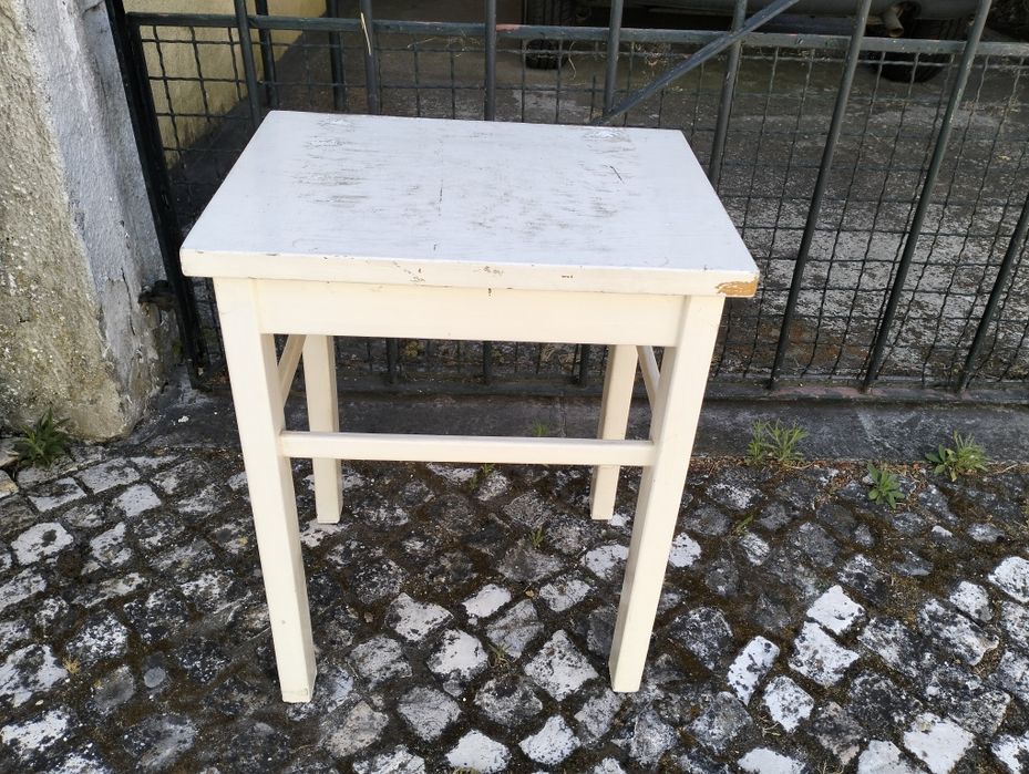 Banco / mesa em madeira branco