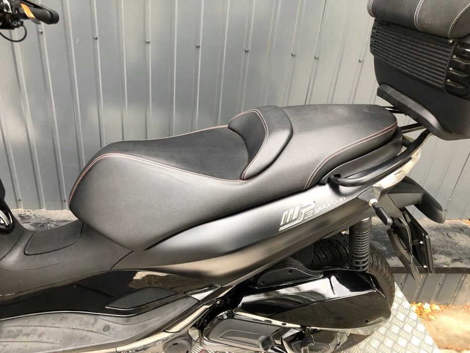 Boczki boki Owiewki tył Piaggio MP3 Yourban komplet